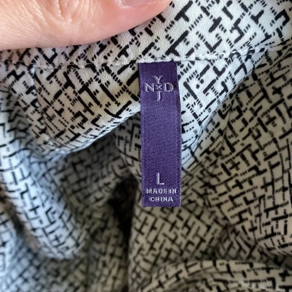 NYDJ printed blouse size Large - Picture 12 of 15